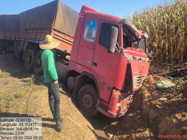 Sorriso: Carreteiro &eacute; socorrido no Barreiro ap&oacute;s sofrer descarga el&eacute;trica depois de bater em poste; cerca de 30% do corpo foi queimado