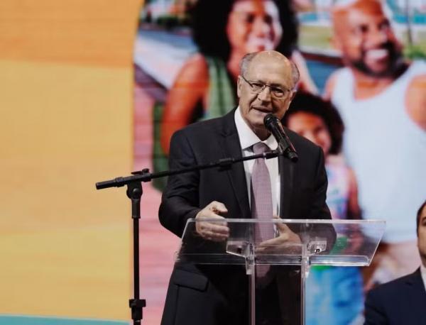 Gasolina com 32% de etanol ser&aacute; aprovada na quarta-feira (24), diz Alckmin