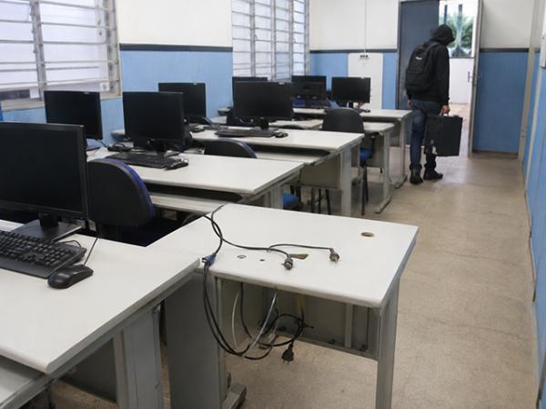 Sorriso: Gabinete de computador do laborat&oacute;rio de inform&aacute;tica do SENAI &eacute; furtado e ningu&eacute;m percebe