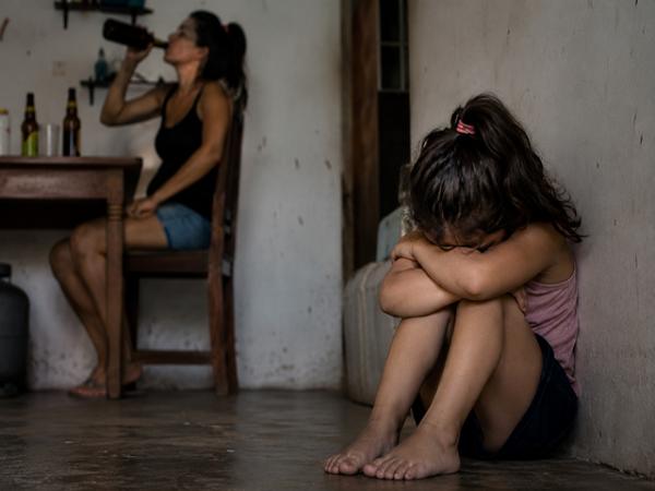 Boa Esperan&ccedil;a do Norte: Crian&ccedil;as s&atilde;o retiradas de casa ap&oacute;s den&uacute;ncia de maus-tratos e neglig&ecirc;ncia da m&atilde;e; "o castigo era deixa as crian&ccedil;as com fome"