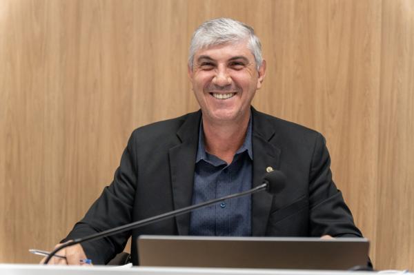 Sorriso: Vereador prop&otilde;e instala&ccedil;&atilde;o de lixeiras na Rua Passo Fundo para melhorar condi&ccedil;&otilde;es da feira livre