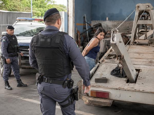 Sorriso: Menor, com mandado de pris&atilde;o em aberto, &eacute; apreendida quando tentava se esconder em guincho