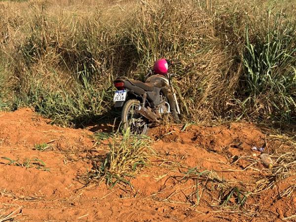Sorriso: Casal e crian&ccedil;a ficam feridos ap&oacute;s moto sair da pista na MT-560