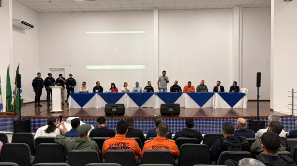 Vereadores marcam presen&ccedil;a na abertura do 35&ordf; Curso de Forma&ccedil;&atilde;o de Soldados da PM