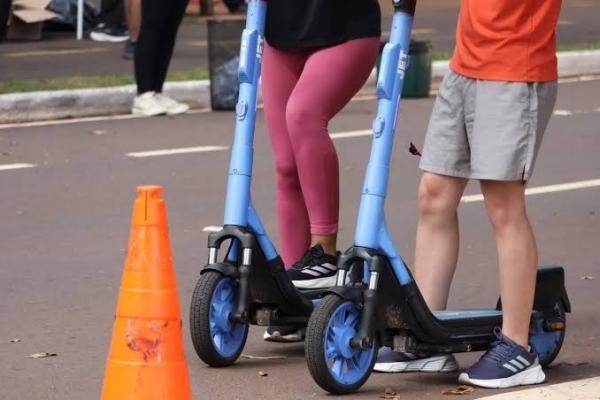 Ipiranga do Norte: Crian&ccedil;a fica ferida ap&oacute;s patinete atingir carro em cruzamento; fam&iacute;lia denuncia falta de socorro e motorista cobra preju&iacute;zos do carro