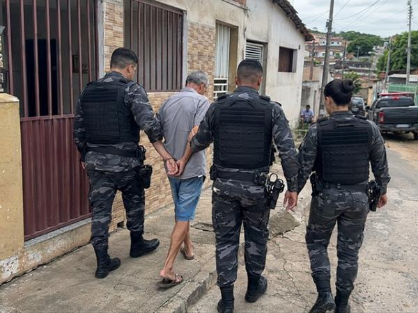 Itanhang&aacute;: Idoso procurado por amea&ccedil;a contra mulher &eacute; preso pela PM