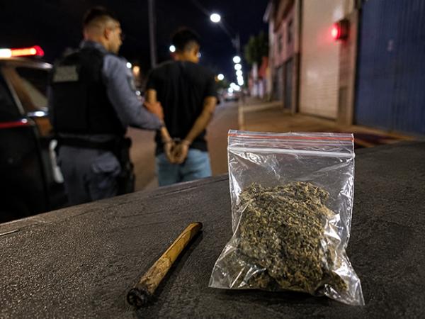 Boa Esperan&ccedil;a do Norte: Maconheiro &eacute; preso com "charuto" da erva durante abordagem da PM