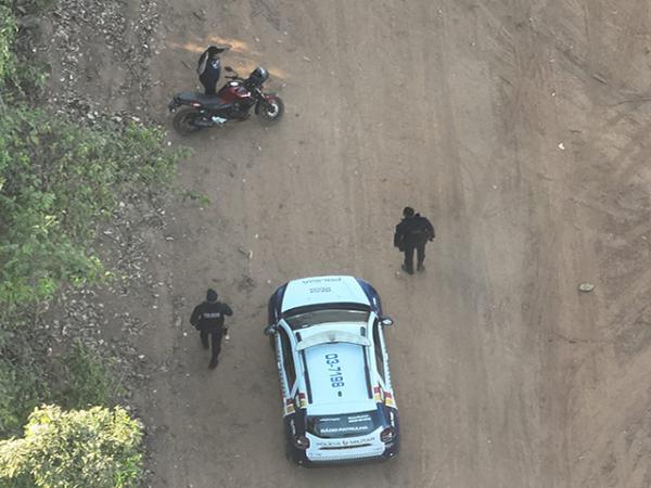 Sorriso: Drone flagra homem "estourando o champanhe" no Santa Clara e PM prendendo punheteiro em flagrante; ele estava assitindo v&iacute;deozinho e ainda fumou depois do "orgasmo"