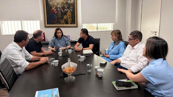 No Hospital de C&acirc;ncer, vereadores discutem realiza&ccedil;&atilde;o de campanha de preven&ccedil;&atilde;o em Sorriso