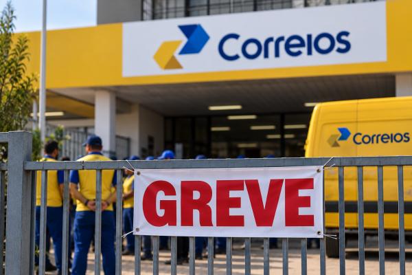 Trabalhadores dos Correios iniciam greve por tempo indeterminado