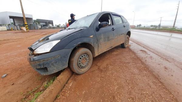  Homem sai de motel sem pagar, deixa a esposa no quarto quebra portão e sofre acidente na BR-163