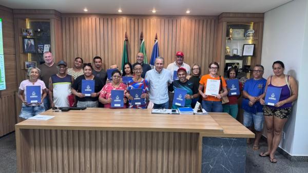 Prefeitura de Sorriso avan&ccedil;a na regulariza&ccedil;&atilde;o de im&oacute;veis e entrega 23 autoriza&ccedil;&otilde;es para escritura