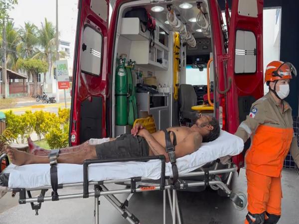 Sorriso: Homem &eacute; socorrido pelos bombeiros ap&oacute;s ser esfaqueado pela esposa; ela ainda ficou perto perguntando se ele j&aacute; tinha morrido; ele n&atilde;o quis denunciar a esposa