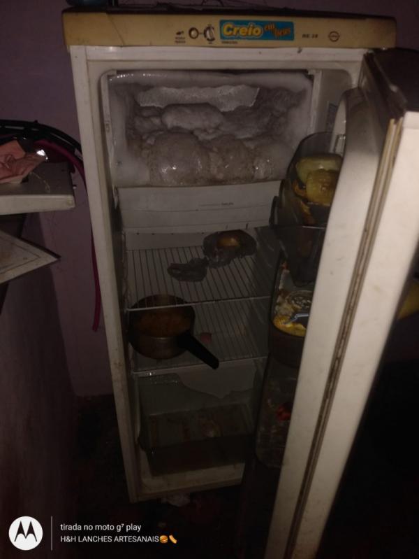 Mãe de criança que se escondeu dentro de geladeira durante incêndio é presa por abandono de incapaz