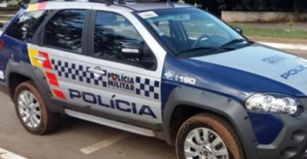 Jovem de 23 anos é encontrado esfaqueado durante a madrugada