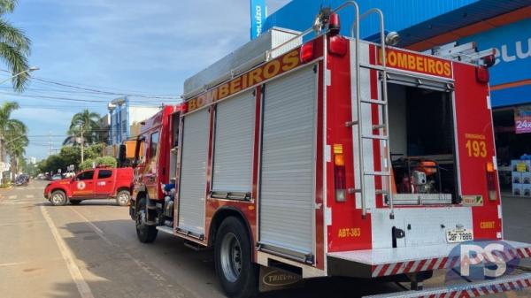Princípio de incêndio atinge estabelecimento comercial em Sorriso