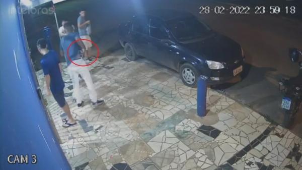 MT: (Vídeo) PM atira e mata jovem que ameaçava cliente com arma de brinquedo em distribuidora de bebidas 