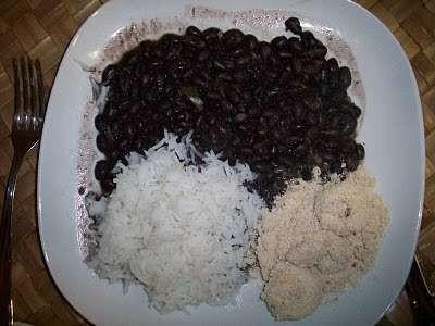 Sorriso: Bandidos invadem casa, no Village, levam TVs e desistem de levar arroz, feijão e farinha