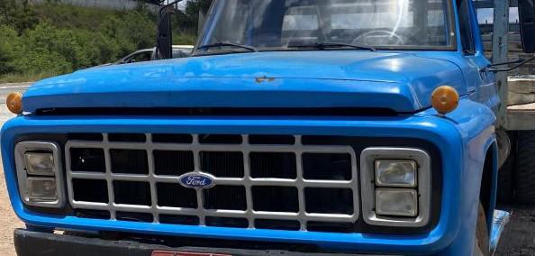 Sorriso: Bandidos arrombam dep&oacute;sito de mercado e furtam cervejas, queijo e caminhonete