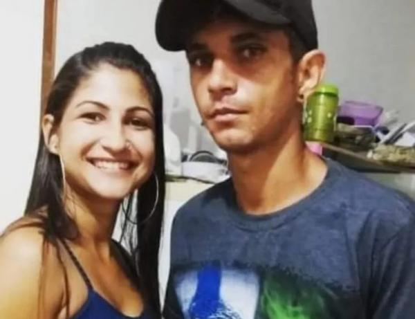 MT: Casal morre em acidente ap&oacute;s motorista bater em &aacute;rvore e carro se partir ao meio em rodovia