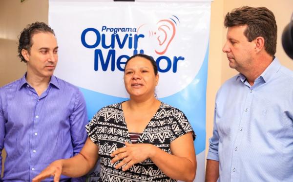 Sorriso adquiriu 120 pr&oacute;teses auditivas; 42 foram entregues hoje 