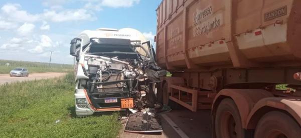 Lucas do Rio Verde: Duas pessoas ficam feridas em acidente com cinco ve&iacute;culos na BR-163