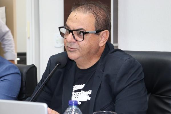 Damiani solicita que sejam disponibilizados servi&ccedil;os de implantes dent&aacute;rios no CEO