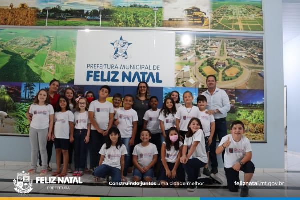 Feliz Natal: Estudantes conhecem estrutura e funcionamento do Poder Executivo Municipal