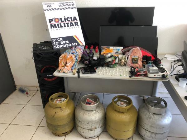 Sorriso: Pol&iacute;cia prende 4 e apreende v&aacute;rios produtos sem proced&ecirc;ncia