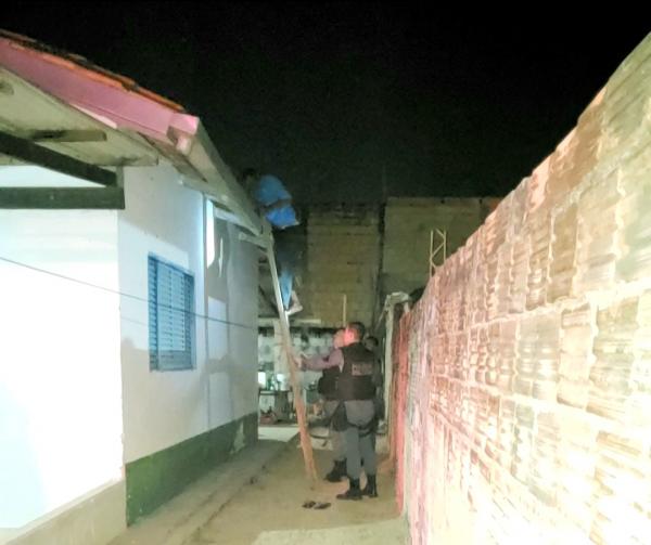 Sorriso: (V&iacute;deo) Ex-marido &eacute; preso em cima de telhado no momento em que iria agredir ex-mulher no S&atilde;o Francisco