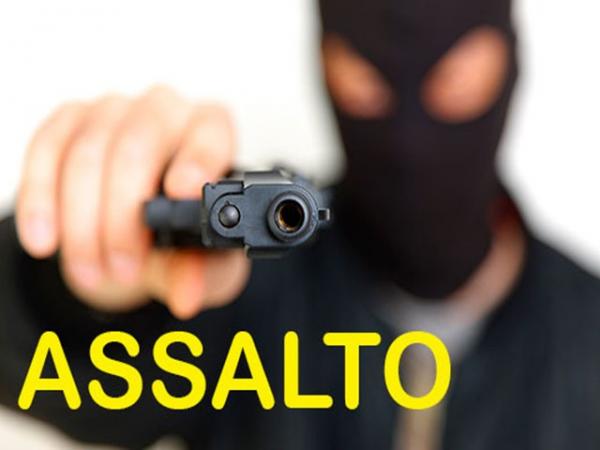 Sorriso: Bandidos invadem casa, no Rota do Sol, rendem e agridem fam&iacute;lia e levam R$ 10 mil e Etios