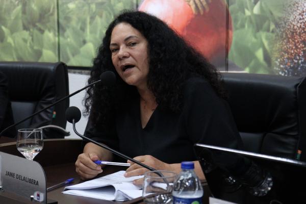 Vereadora Jane quer que campanhas orientativas sejam levadas &agrave;s escolas de Sorriso