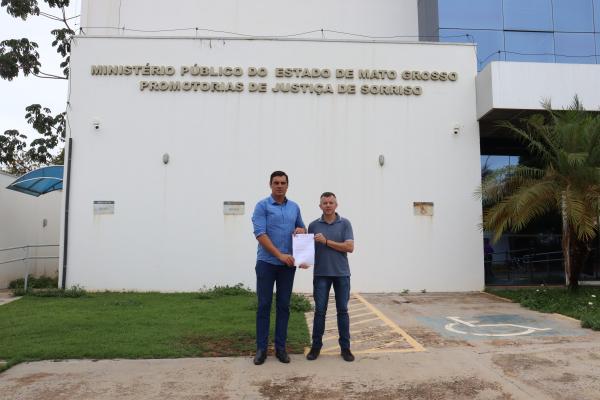 Vereadores entregam no MP e Prefeitura o relat&oacute;rio da CPI dos Funcion&aacute;rios Fantasmas