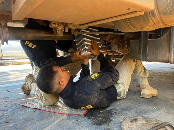 MT: PRF apreende mais de 400 quilos de coca&iacute;na em Col&iacute;der