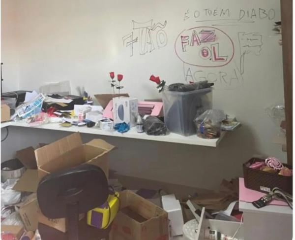 Lucas: Bandidos roubam casa de PM, picham "FAZ O L" na parede e dois foram presos