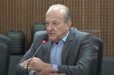 Fechamento de com&eacute;rcio n&atilde;o traz risco a MT, diz governador; Preju&iacute;zo deve ser local