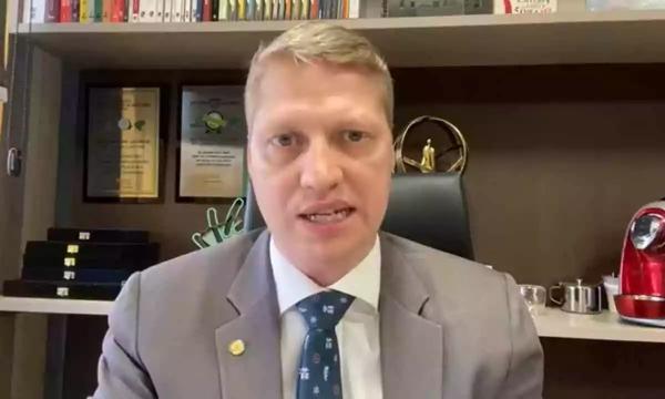 Van Hattem obt&eacute;m 181 assinaturas para CPI do Xand&atilde;o