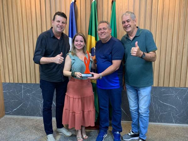 Sorriso: J&uacute;nior Brand&atilde;o ganha pr&ecirc;mio de Gestor Esportivo de 2022