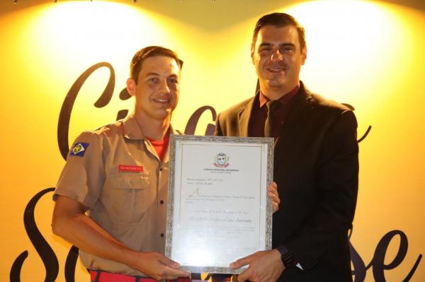 Sorriso: C&acirc;mara Municipal concede T&iacute;tulo de Cidad&atilde;o a Bombeiro