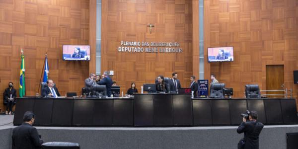 MT: Deputados aumentam o pr&oacute;prio sal&aacute;rio, que deve chegar a R$ 34,7 mil