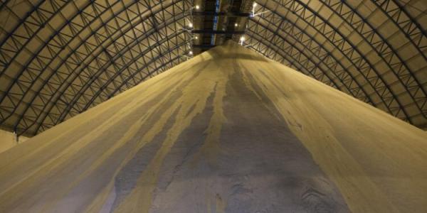 Vera: Popula&ccedil;&atilde;o &eacute; consultada sobre polui&ccedil;&atilde;o causada por armaz&eacute;m