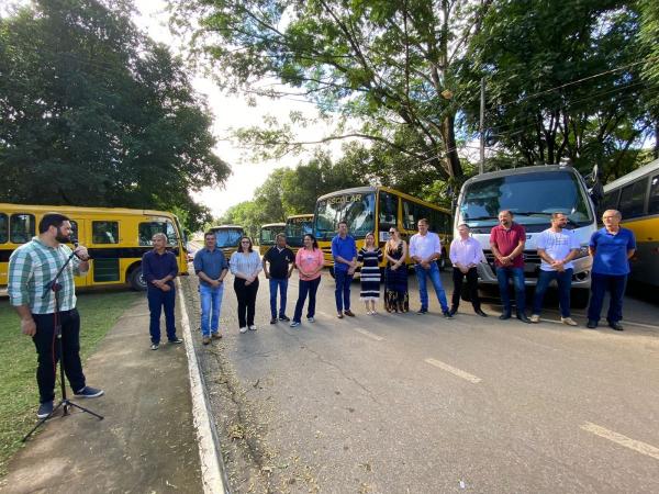 Sorriso: Vereadores prestigiam a entrega de 15 &ocirc;nibus escolares para a Secretaria de Educa&ccedil;&atilde;o