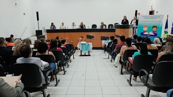 Semana pedag&oacute;gica em Vera come&ccedil;a com palestra e segue com capacita&ccedil;&atilde;o