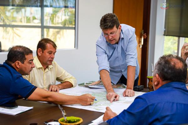 Sorriso: Infraestrutura pauta reuni&atilde;o entre prefeito e secret&aacute;rios