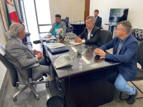 Professor Gilberto consegue emenda parlamentar de R$ 1 milh&atilde;o para a constru&ccedil;&atilde;o de um Cemeis no Mario Raite