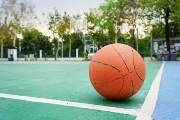 Sorriso: Parlamentar solicita quadra de basquete para o M&aacute;rio Raiter