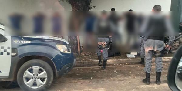 Sorriso: 13 estudantes matam aula e fazem arrast&atilde;o em com&eacute;rcio; Eles foram apreendidos pela PM