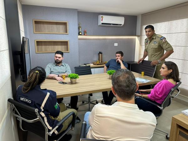 C&acirc;mara e Prefeitura alinham detalhes da parceria com o Corpo de Bombeiros