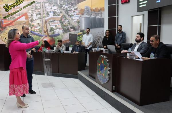 C&acirc;mara de Sorriso empossa suplente de vereador