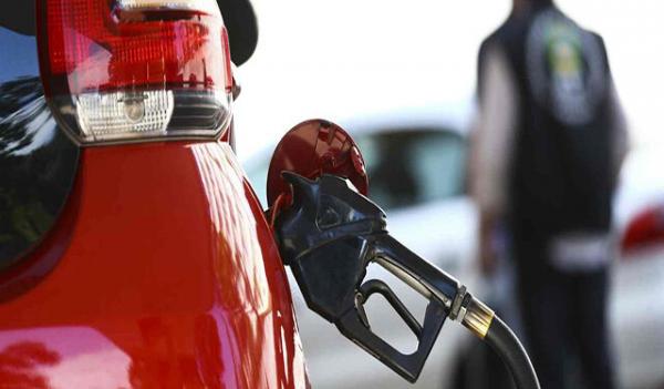 Petrobras anuncia redu&ccedil;&atilde;o de 21,3% no g&aacute;s de cozinha, 12,6% na gasolina e 12,8% no diesel